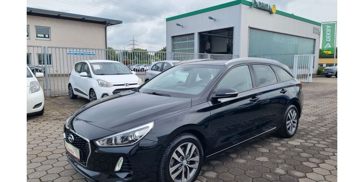 Hyundai i30 128.000 km 9.599 &euro; Dinslaken 46539