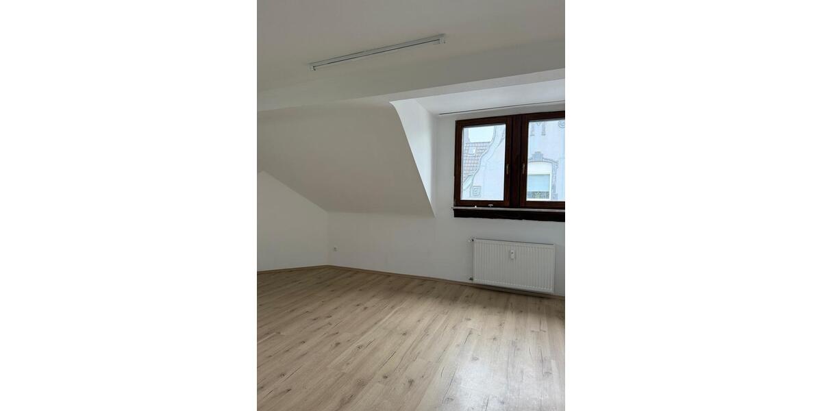 Helle Dachgeschosswohnung in der Innenstadt 3 zimmer