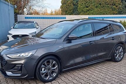 Ford Focus 18.500 km 28.480 € Essen 45307