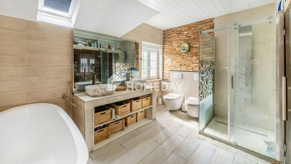 Doppelhaushälfte mit modernisierter Ausstattung, Doppelgarage und nachhaltiger Energieversorgung 5 zimmer