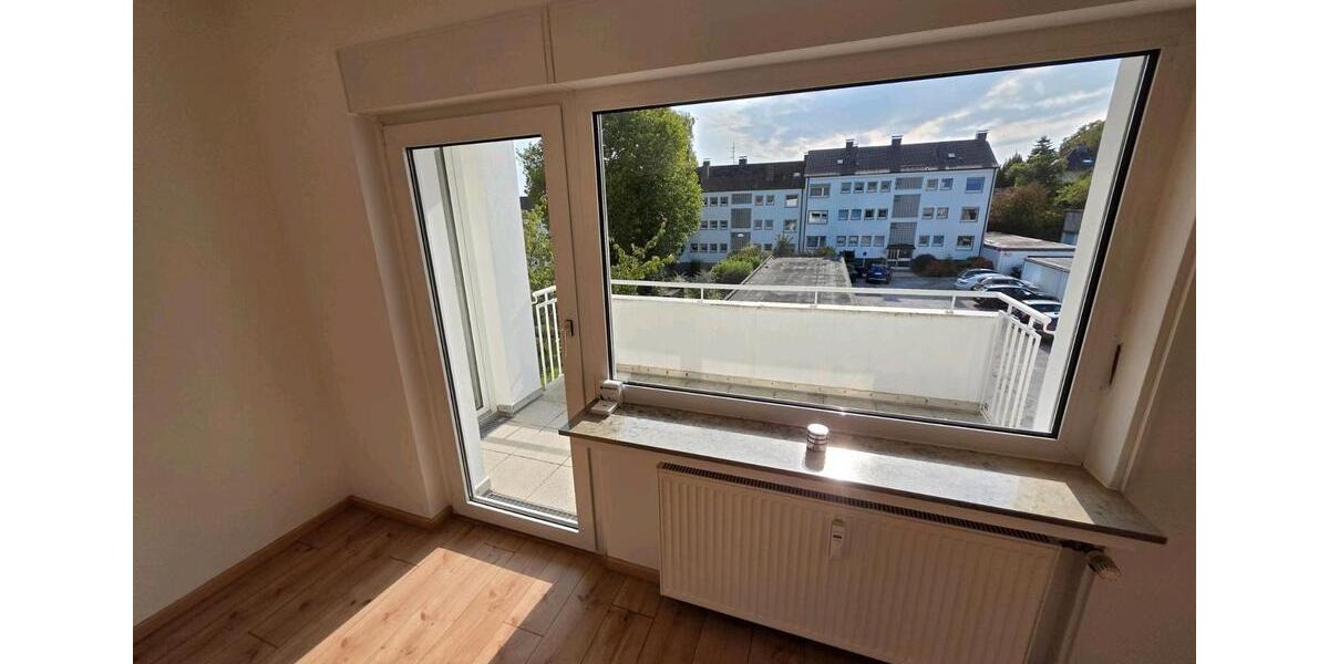 Moderne 2-Zimmer-Wohnung mit Balkon + Küche im Herzen von Dönberg 2.5 zimmer