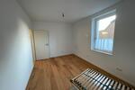 RE: kernsanierte Wohnung ca 85 qm + Dachterrasse 3 zimmer