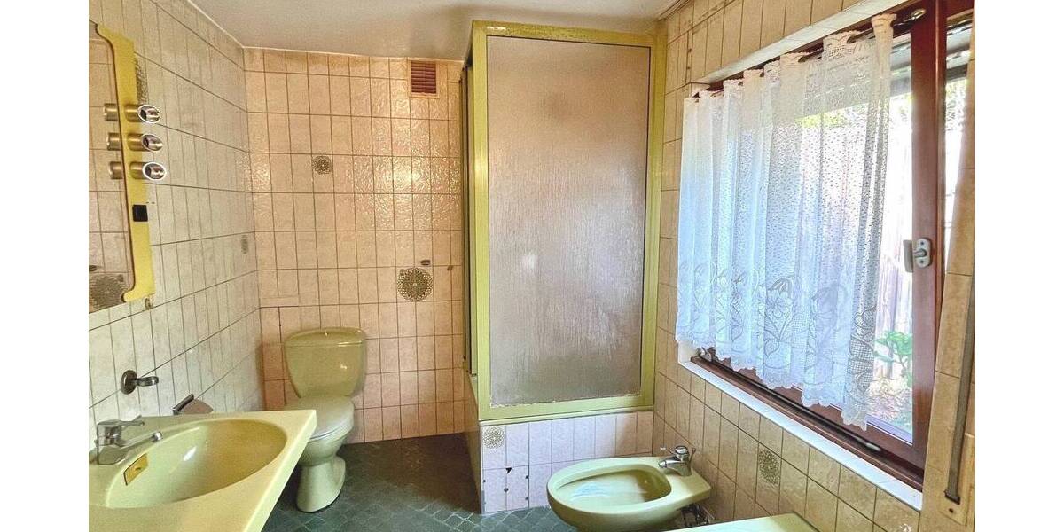 Mehrfamilienhaus, Wohnhaus Mülheim Saarn - 6 Zimmer, 176 m&sup2;, 468.000&euro; | Angebot:26912774