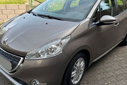 Peugeot 208 75.000 km 6.000 &euro; Essen 45329