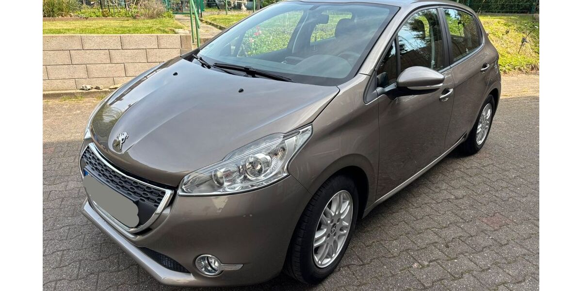 Peugeot 208 75.000 km 6.000 &euro; Essen 45329