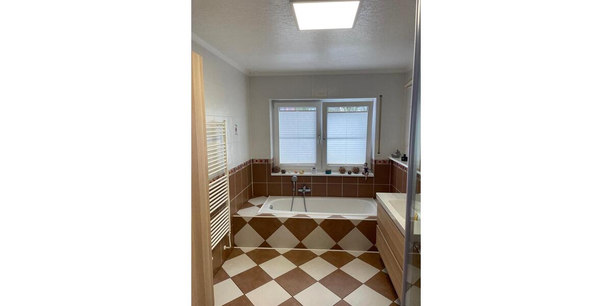 Modernes RMH mit Smart Home, hochw. Ausstattung und gepfl. Garten 5 zimmer