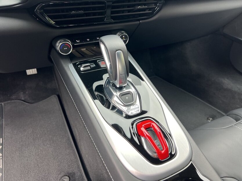 Lotus Emira First Edition I4 DSG Kamera Black KEF 5.171 km 70.900 € Wuppertal 42327