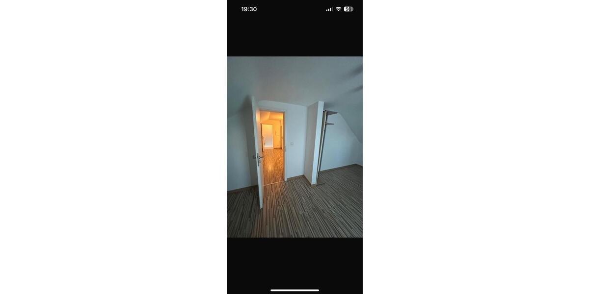 Dachgeschoßwohnung Ratingen Tiefenbroich - 1 Zimmer, 50 m&sup2;, 600&euro; | Angebot:25297466