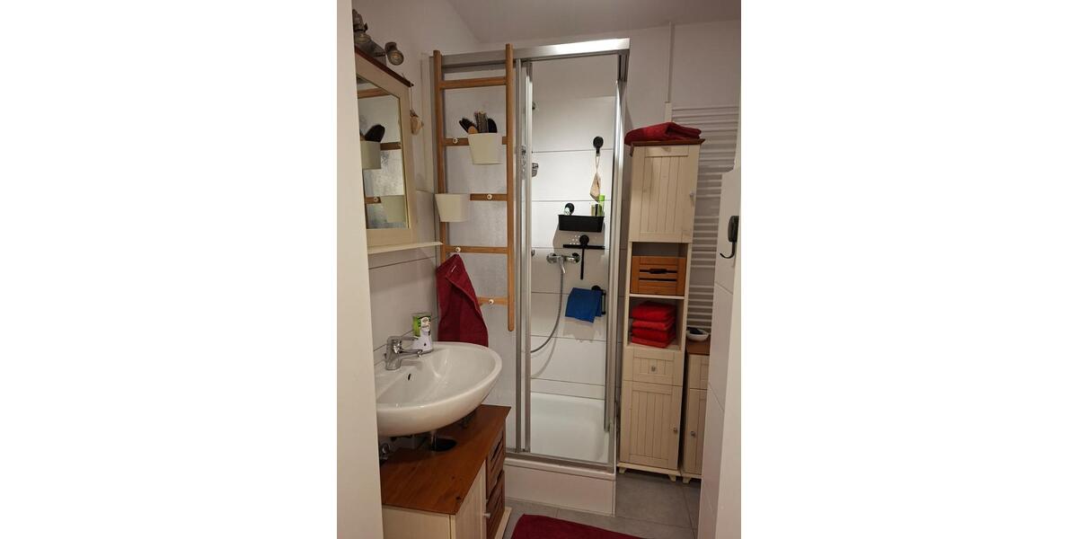 Etagenwohnung Heiligenhaus - 4 Zimmer, 150 m&sup2;, 900&euro; | Angebot:25048275