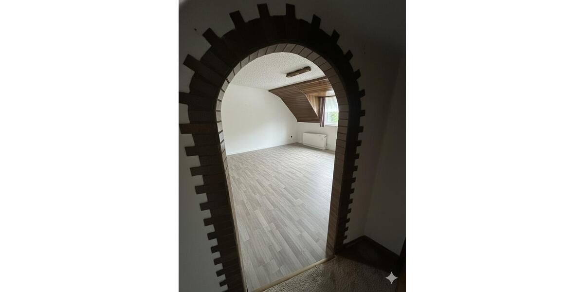 Dachgeschoßwohnung Essen Stadtbezirk VI - 3 Zimmer, 74 m&sup2;, 850&euro; | Angebot:26110167