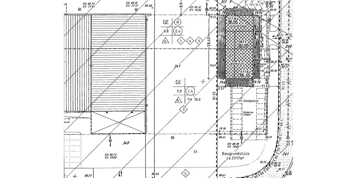 Lagerfläche mit Hebebühnen | 5 ebenerdige Rolltore | Umkleiden zimmer