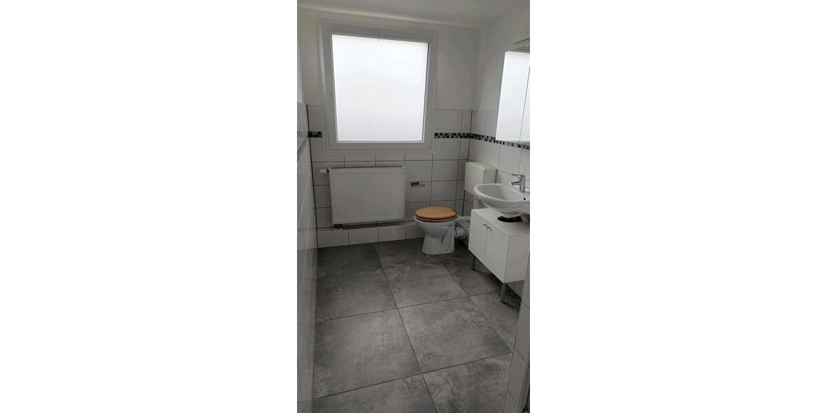 Dachgeschoßwohnung Duisburg Beeck - 2.5 Zimmer, 52 m&sup2;, 374&euro; | Angebot:26237076