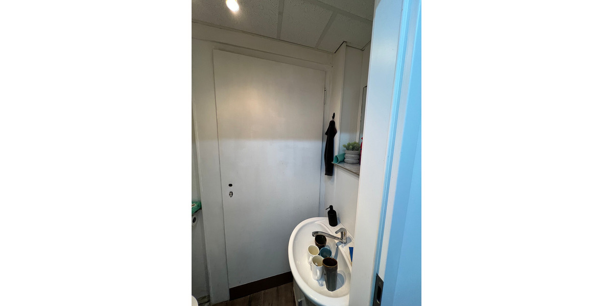 Investorenobjekt mit 3 Wohnungen, 2 Ladenlokalen und Erweiterungsmöglichkeiten 1 zimmer