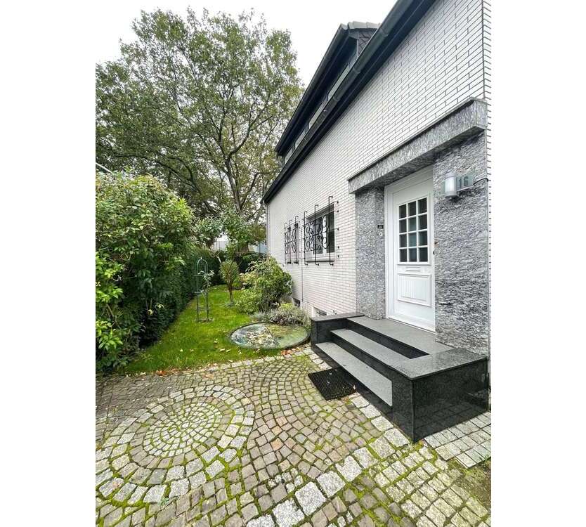 Haus zum Kaufen in Duisburg 595.000 € 156.76 m²
