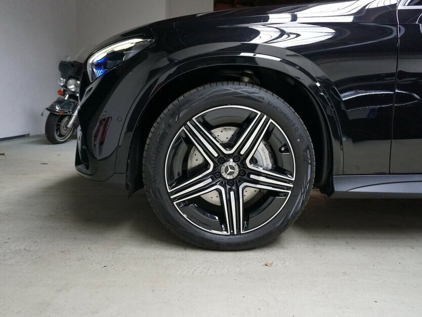 Mercedes-Benz GLC 220 d 4M AMG Pano Leder Memory MBUX 360° 9.229 km 57.400 € Wuppertal 42327