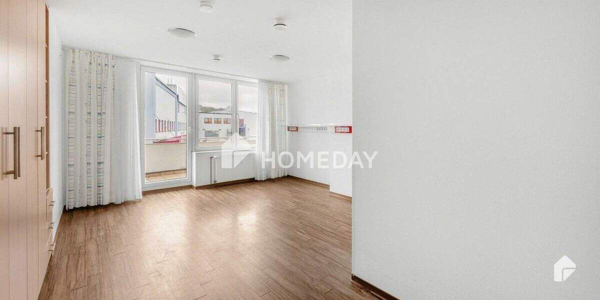 Bezugsfrei! Großzügige 6-Zimmer-Wohnung mit Balkon, EBK und 4 Stellplätzen in Wetter (Ruhr) 6 zimmer