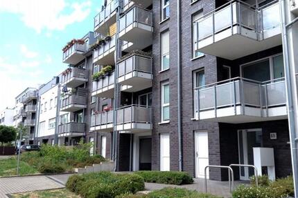 Barrierefreie Komfort-Wohnung mit Einbauküche, zwei Bädern + zwei Balkone in Ratingen Ost zu vermieten. STELLPLATZ. zimmer