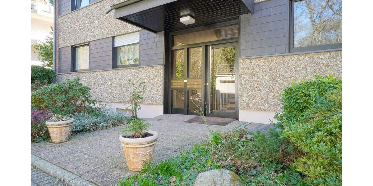 Etagenwohnung Mülheim an der Ruhr Saarn - 3 Zimmer, 94 m&sup2;, 1.300&euro; | Angebot:25399868