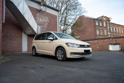VW Touran 61.230 km 27.890 € Wuppertal 42283