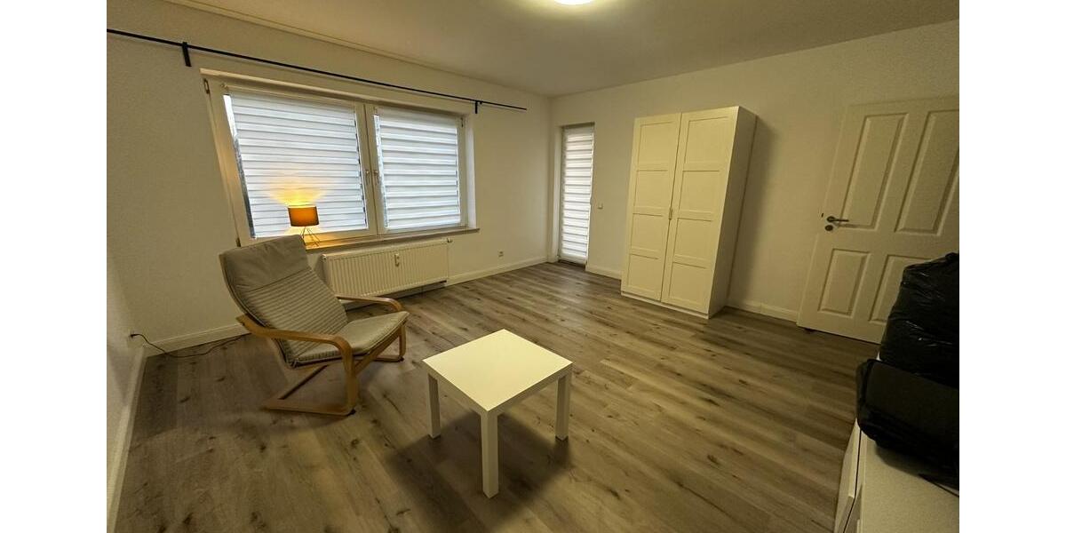 1-Zimmer-Wohnung mit Balkon (teilmöbliert) 1 zimmer