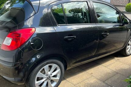 Opel Corsa 104.825 km 5.300 &euro; Dinslaken 46537