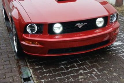 Ford Mustang 127.500 km 16.999 &euro; Gelsenkirchen 45884