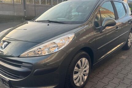 Peugeot 207 136.000 km 2.450 € Recklinghausen 45663