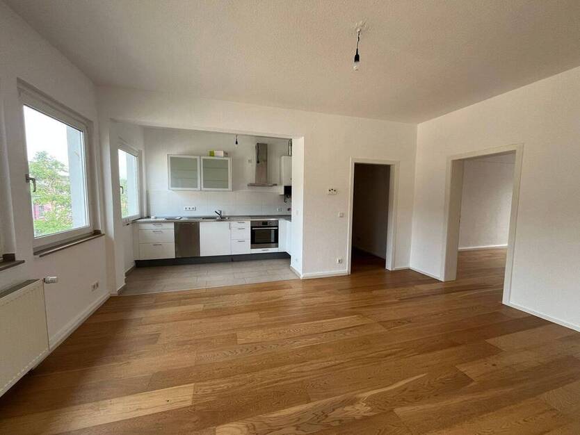 2 Raum Wohnung mit offener Einbauküche