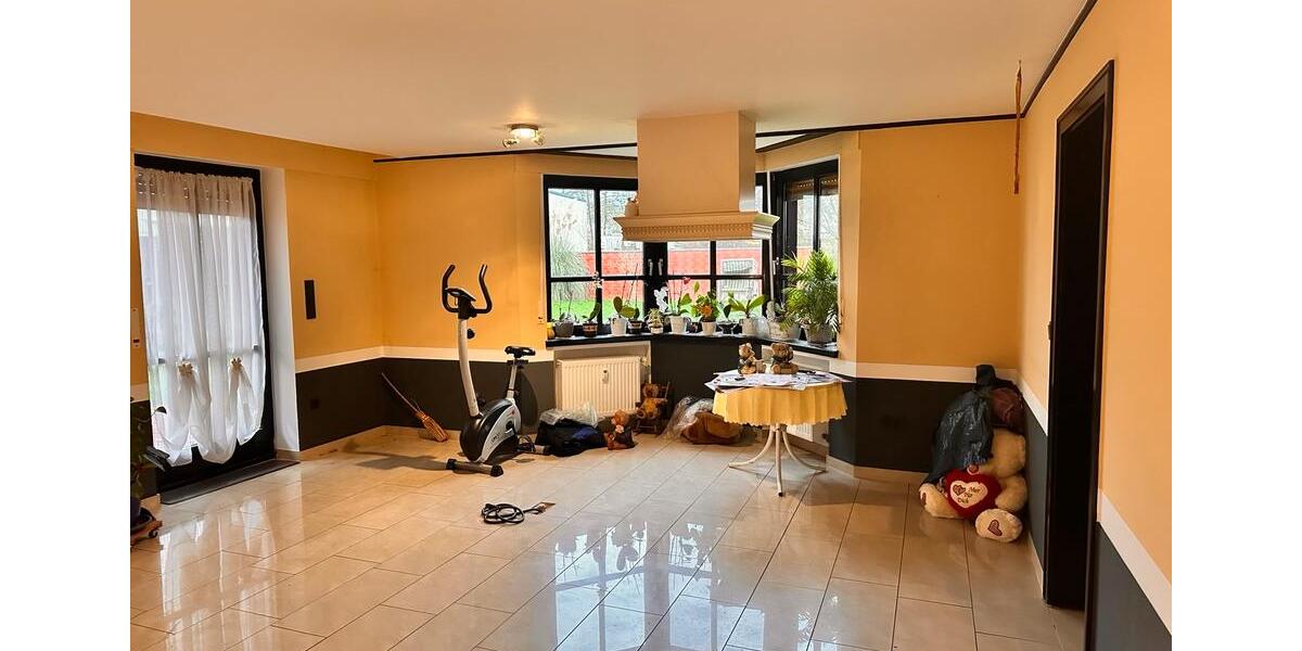 Große EG-Wohnung mit Garten – ideal für Familie & Gewerbe 3 zimmer