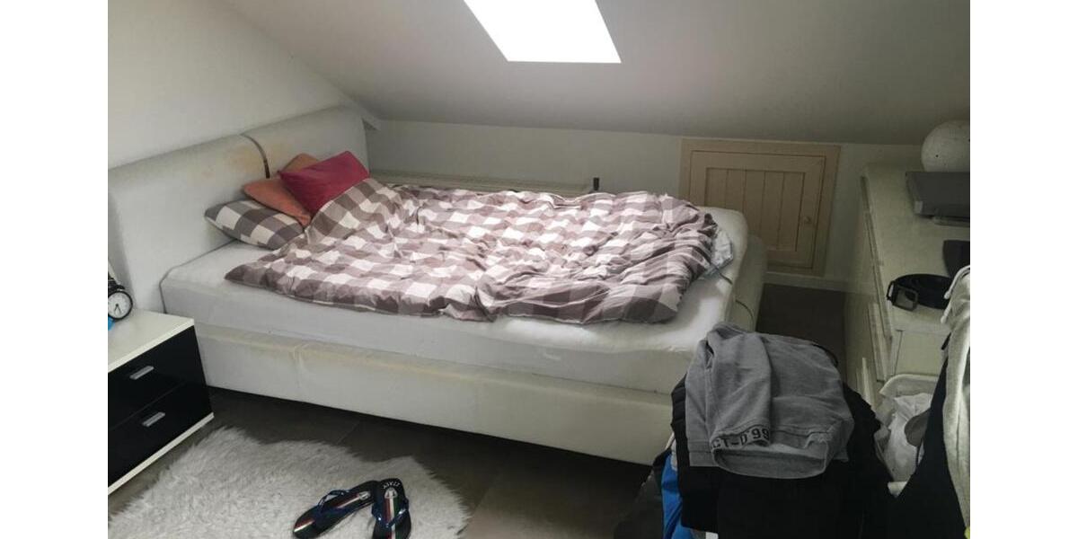 Dachgeschoßwohnung Ratingen Tiefenbroich - 2 Zimmer, 42 m&sup2;, 150.000&euro; | Angebot:18833422