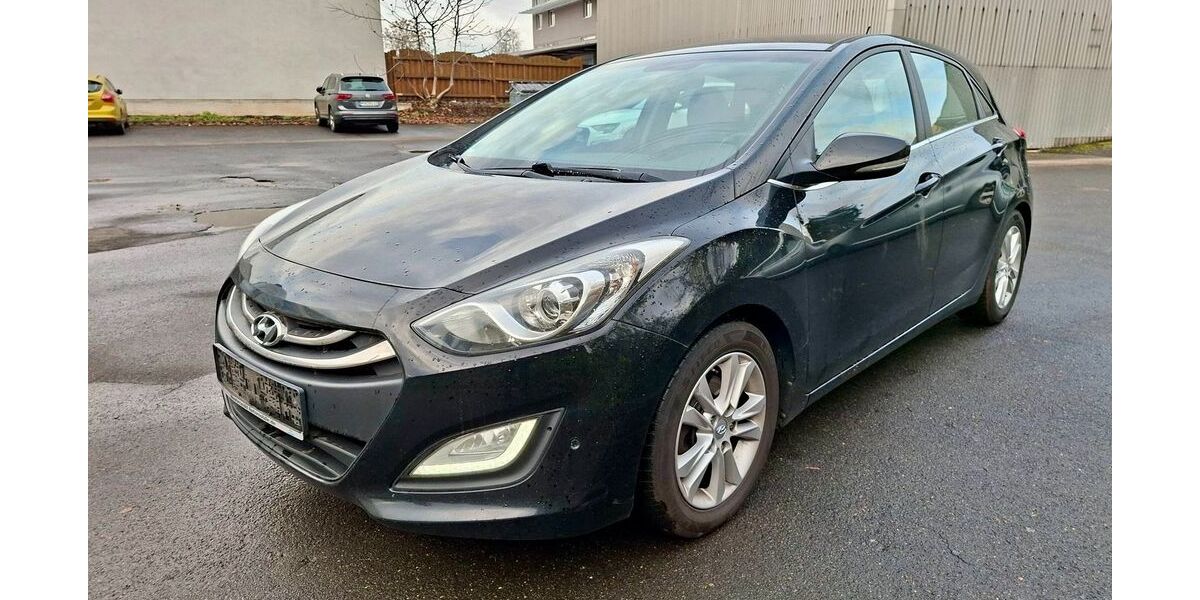 Hyundai i30 214.000 km 5.299 &euro; Wuppertal 42277