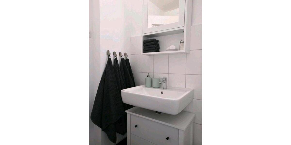 Zentrale 75qm helle möblierte Wohnung 3 zimmer