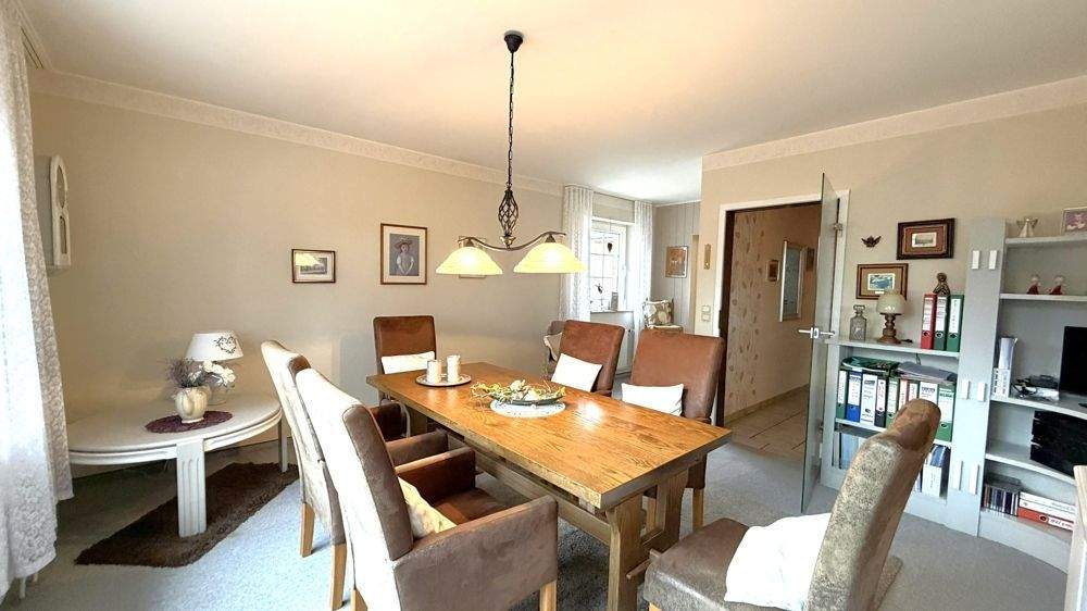 Doppelhaushälfte in Oberhausen-Eisenheim mit Garten, Garage, Carport, zwei Terrassen und mehr! 6 zimmer