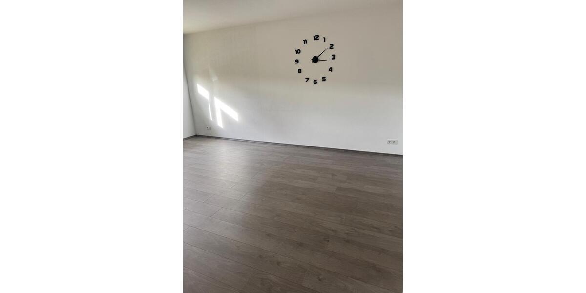 Moderne Wohnung in guter Lage von Buer zimmer