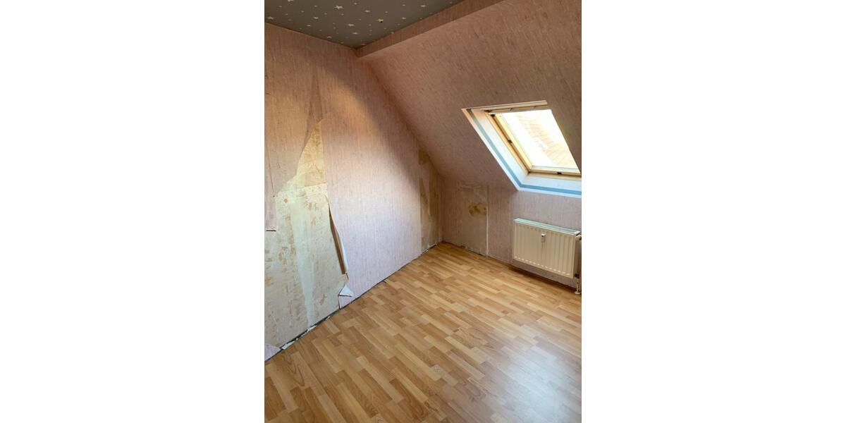 Dachgeschoßwohnung Marl - 5 Zimmer, 120 m&sup2;, 1.020&euro; | Angebot:26041004