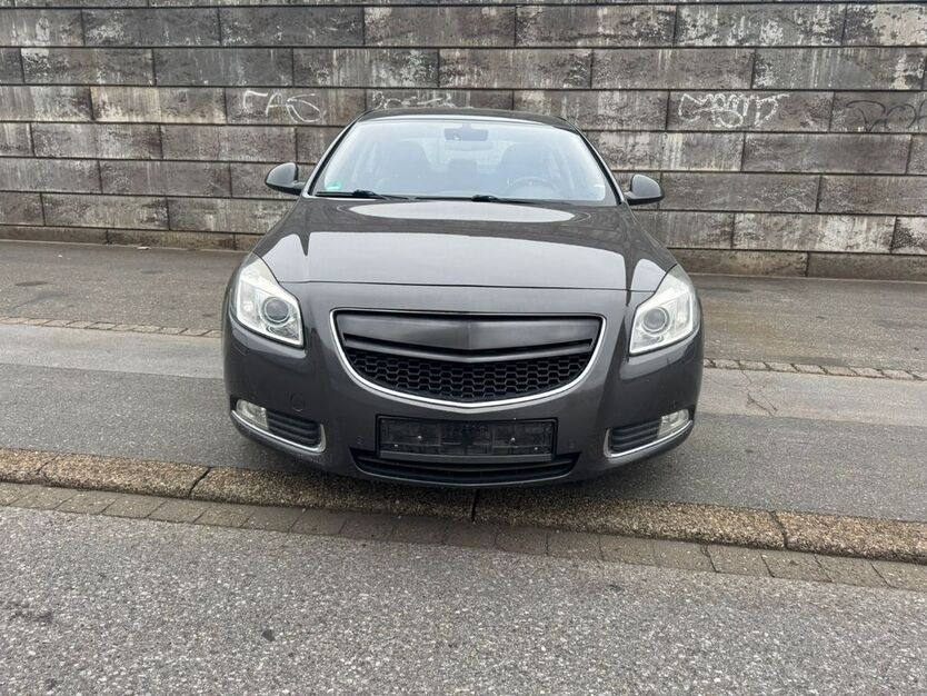 Opel Insignia 244.064 km 3.200 € Dortmund 44357