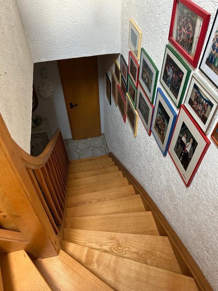 Großzügiges 1-2Familienhaus—Provisionsfrei