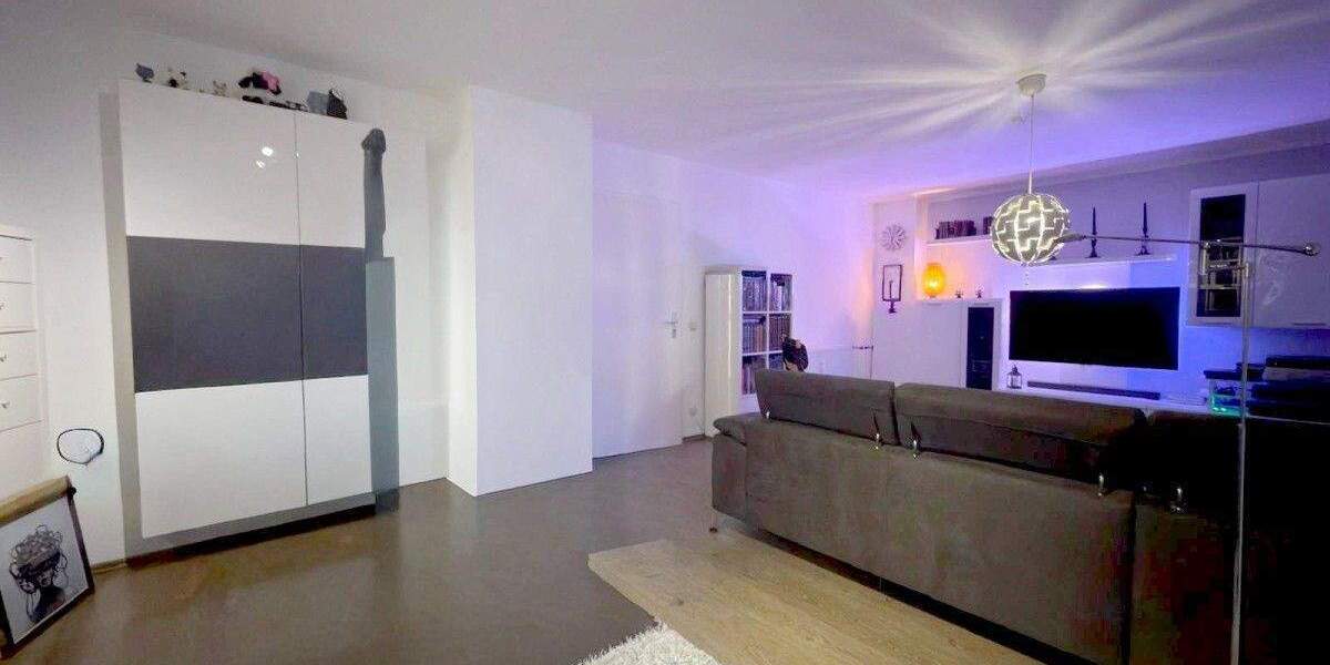 Etagenwohnung Oberhausen Altstadt-Mitte - 3 Zimmer, 113 m&sup2;, 945&euro; | Angebot:25250361