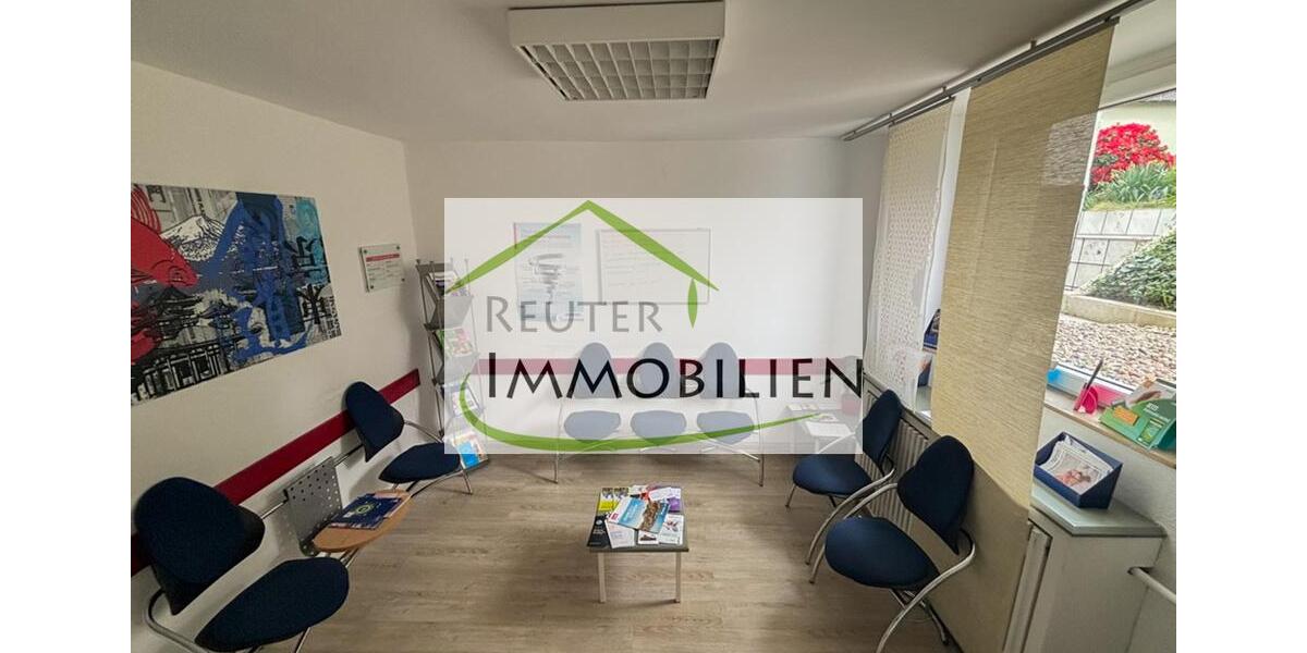 Freundliche Praxisräume im Souterrain – inkl. Treppenliftoption! zimmer