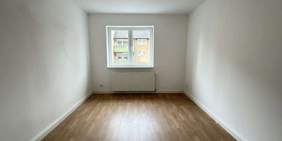 Exklusives Investment: Kernsaniertes Mehrfamilienhaus mit Balkon und Terrasse 10 zimmer