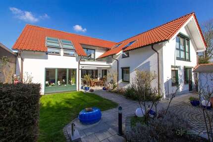 Haus zum Mieten in Castrop-Rauxel 1.950 € 237 m² 5 zimmer