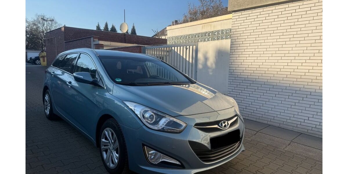 Hyundai i40 99.500 km 8.400 &euro; Essen 45143