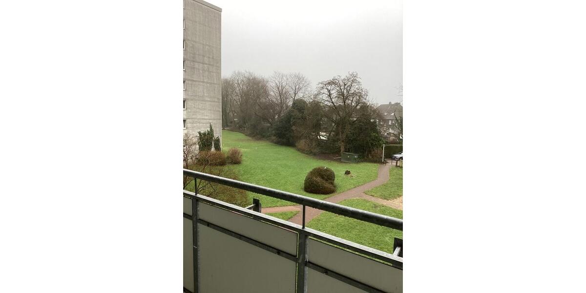 Das ist richtig schön: 3 komplett renovierte Zimmer mit Balkon 3 zimmer