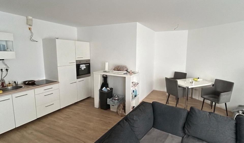 Etagenwohnung Duisburg Mittelmeiderich - 4 Zimmer, 93 m&sup2;, 1.150&euro; | Angebot:26400658