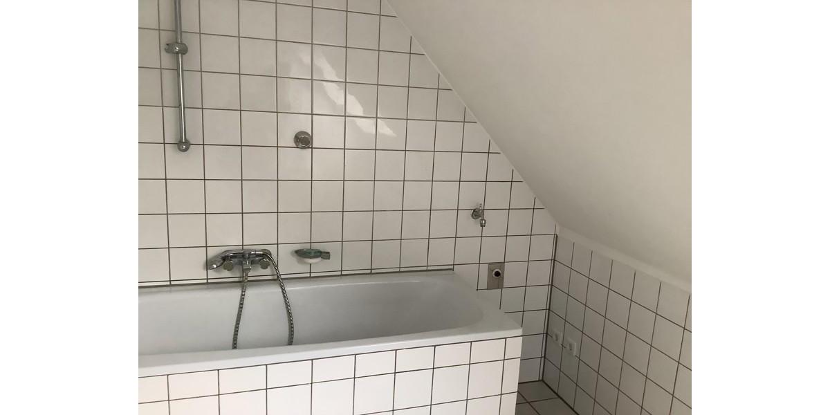 Neues Lebenskapitel ? - günstige 2-Zi.-DG-Wohnung 2 zimmer