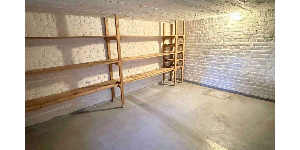 GEPFLEGTE DOPPELHAUSHÄLFTE MIT GARAGEN AUF GROßEM GRUNDSTÜCK IN DER MENGEDER HEIDE 6 zimmer