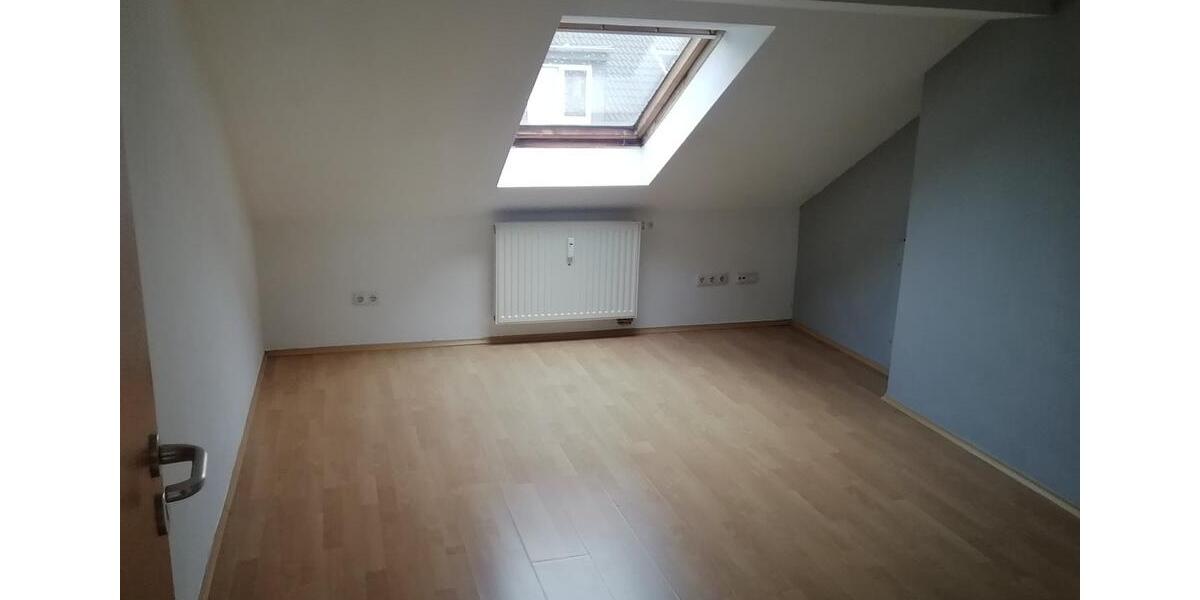 Dachgeschoßwohnung Oberhausen Alt-Oberhausen - 3 Zimmer, 72 m&sup2;, 450&euro; | Angebot:25443967