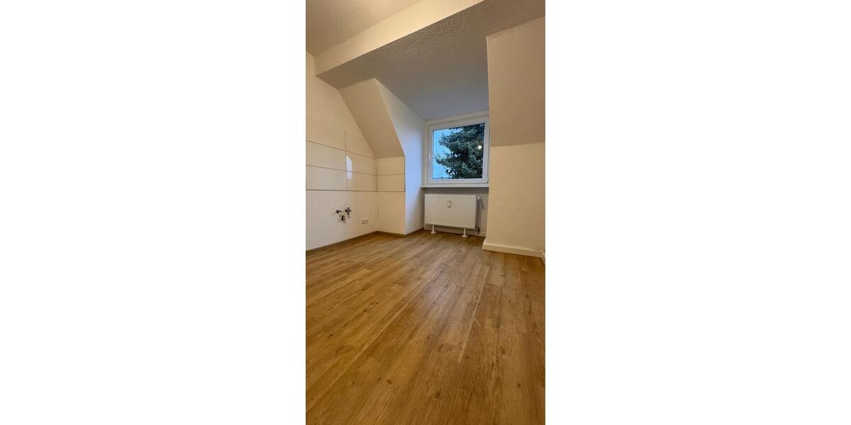 Dachgeschoßwohnung Essen Stadtbezirk VI - 2 Zimmer, 40 m&sup2;, 435&euro; | Angebot:24967368