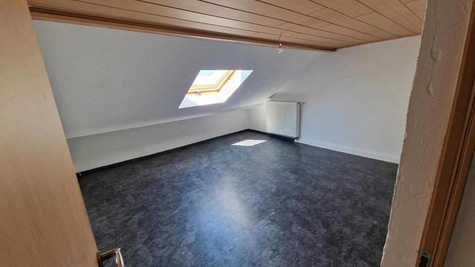 Dachgeschoßwohnung Recklinghausen Grullbad - 4 Zimmer, 100 m&sup2;, 850&euro; | Angebot:26312932