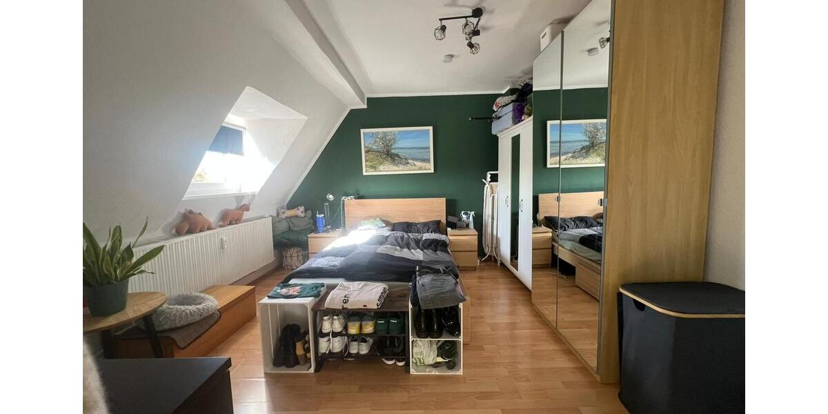 Dachgeschoßwohnung Duisburg Duisburg-Mitte - 3 Zimmer, 55 m&sup2;, 415&euro; | Angebot:26061444